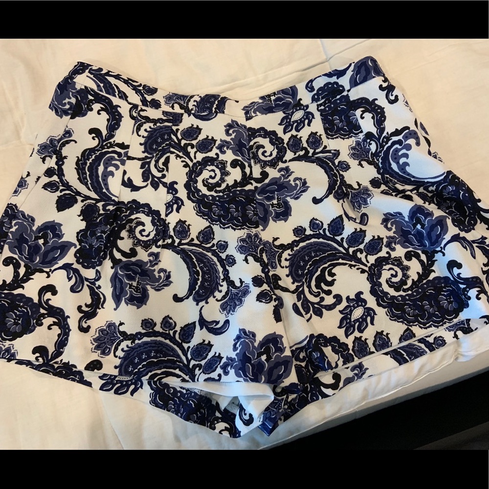 Patterned shorts - Picture 4 of 4